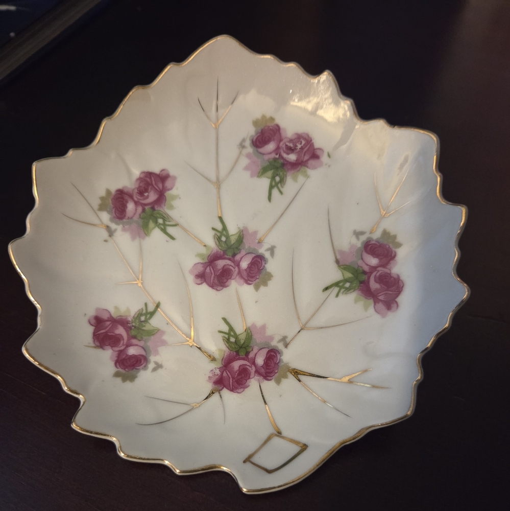 Vintage Leaf Dish Plate